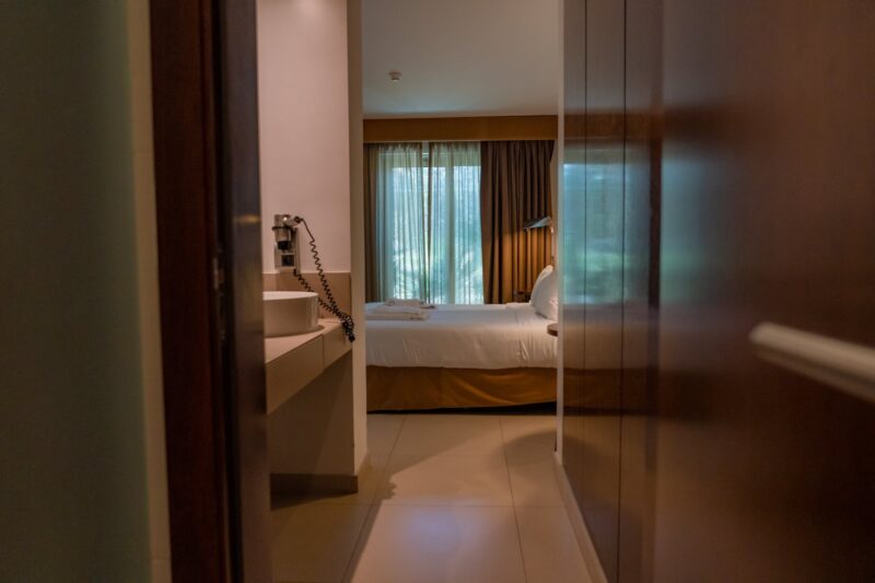 bathroom view at the bedroom