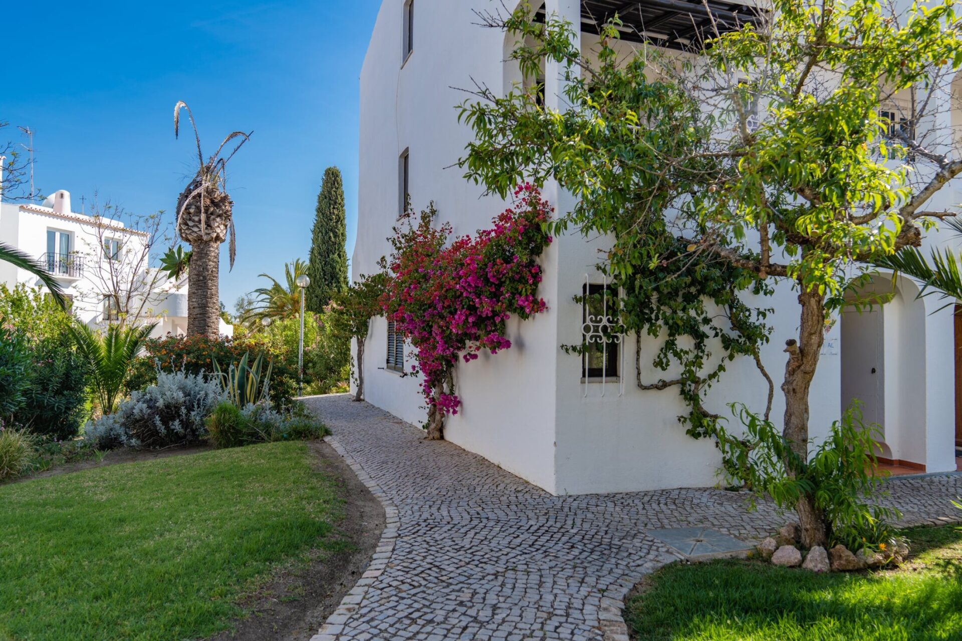 walk path outside the apartments